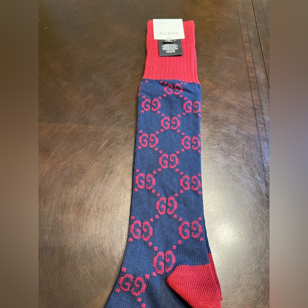 New Authentic Gucci GG Supreme Logo Navy Red Socks Size L - Picture 10 of 14